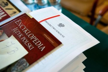 Świadectwo z czerwonym paskiem