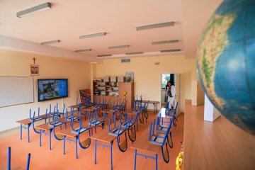 Co z uczniami w klasie, gdy jeden z uczniów zostanie zakażony? Co z uczniami w klasie, gdy jeden z uczniów zostanie zakażony?