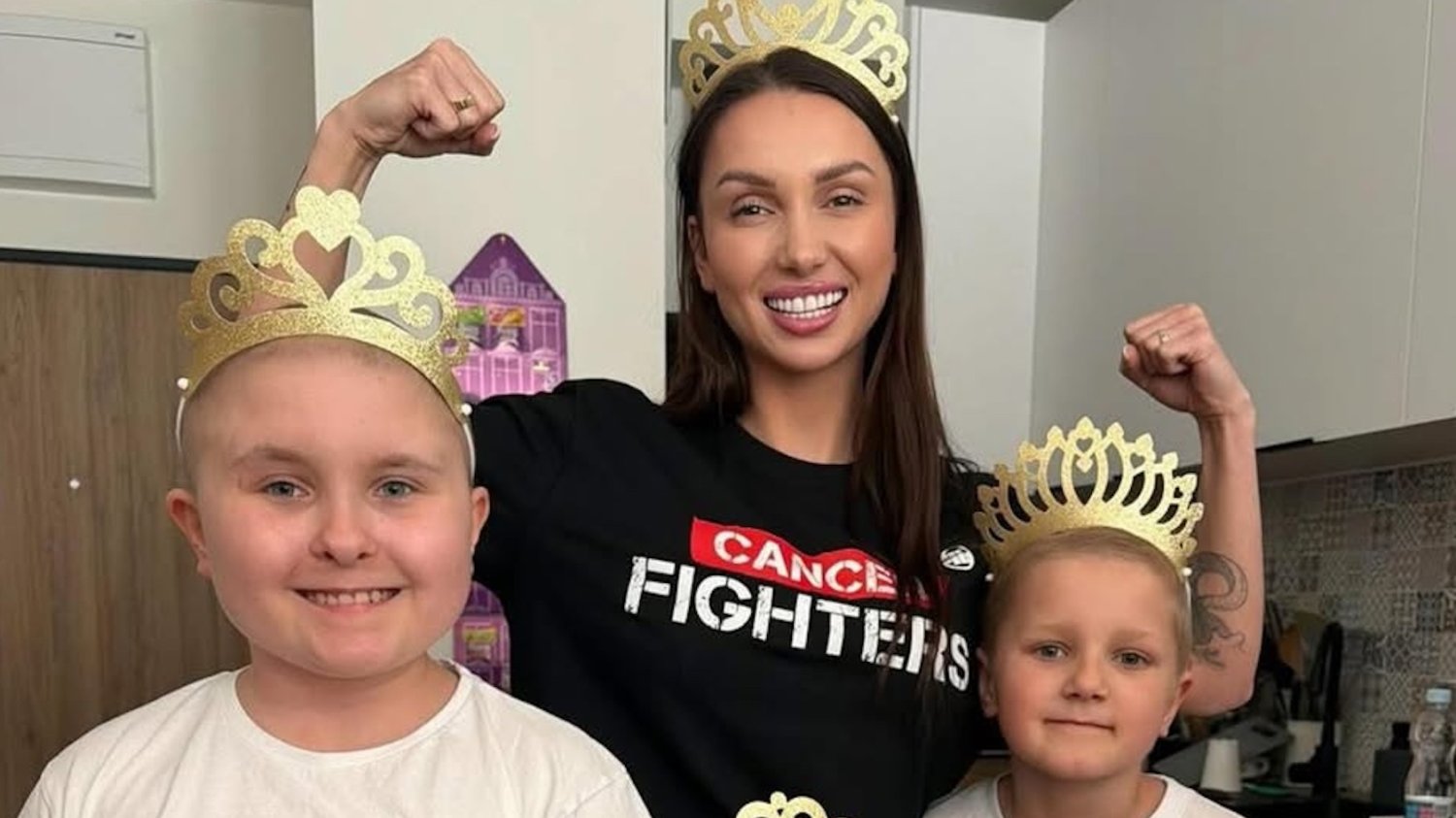 Na co pójdą pieniądze ze zbiórki Łatwoganga. Fundacja Cancer Fighter ujawnia szczegóły Na zdjęcia ciocia Ola z podopiecznymi fundacji Cancer Fighters