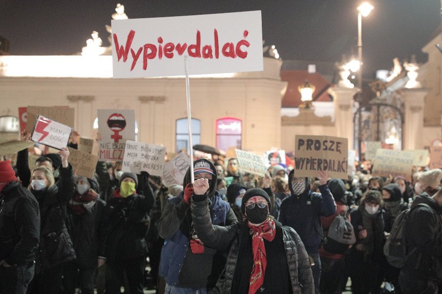 28 października 2020 roku w wielu miastach odbędzie się Strajk Kobiet, wyrażający sprzeciw wobec decyzji TK ws. aborcji