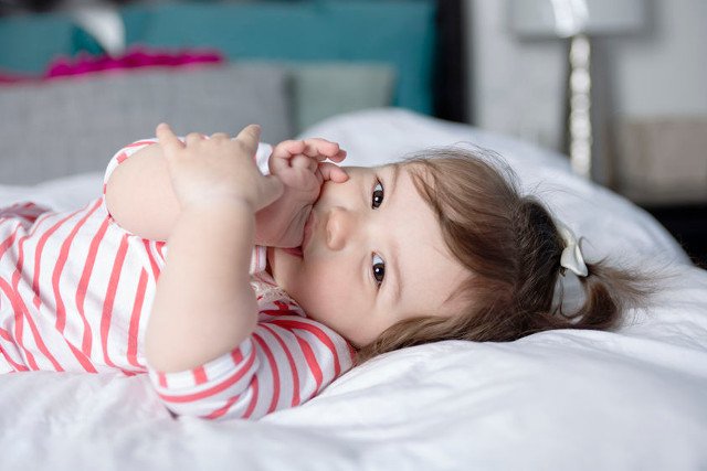 Ssanie kciuka jest zachowaniem rozwojowym tylko do pewnego wieku.