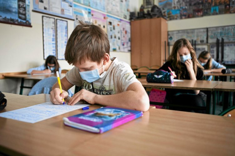 Powrót do szkół 2020 - rodzice chcą zniesienia wytycznych wirusowych