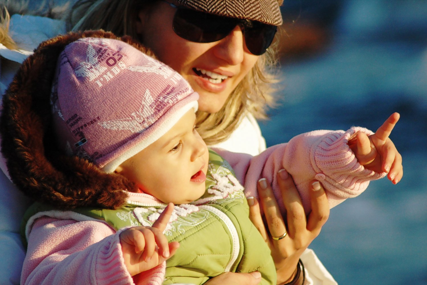 Szczęśliwa mama z dzieckiem