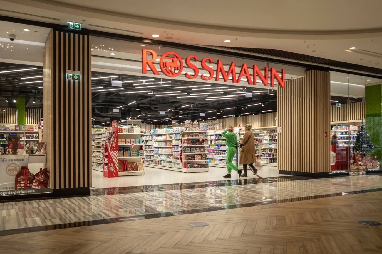 Sklep sieci Rossmann. Sklep sieci Rossmann.