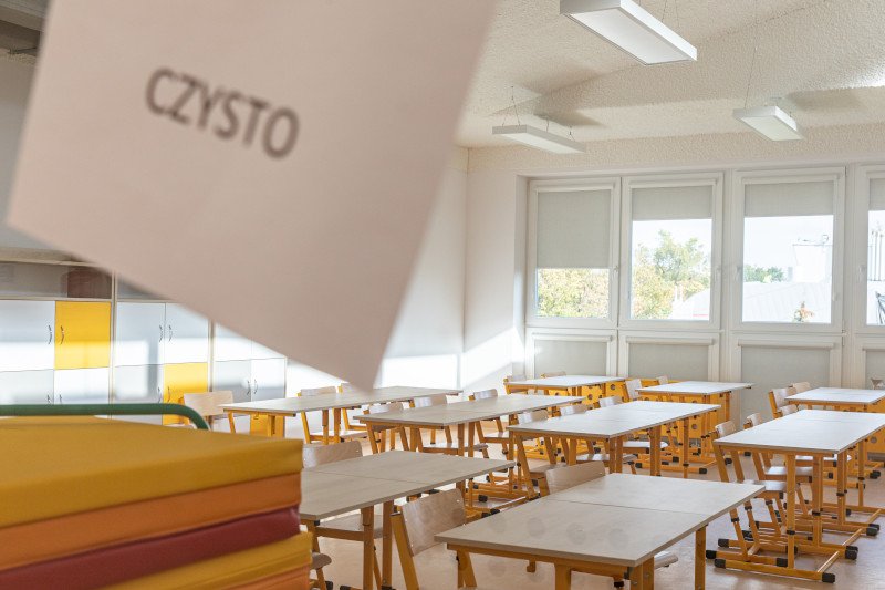 W tej szkole uczniowie klas 4-8 wrócili do ławek. Wystarczy oświadczenie W tej szkole uczniowie klas 4-8 wrócili do ławek. Wystarczy oświadczenie