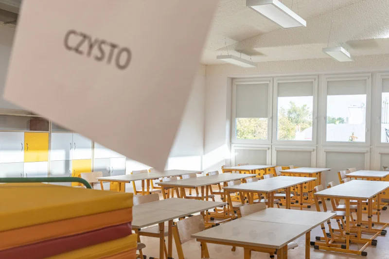 W tej szkole uczniowie klas 4-8 wrócili do ławek. Wystarczy oświadczenie