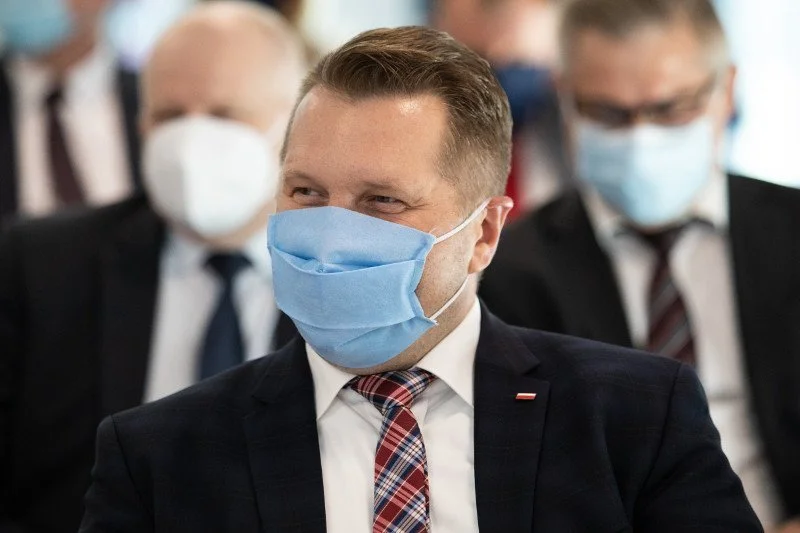 Powrót do szkół w grudniu i nowe podręczniki w 2021 roku -plany MEN Powrót do szkół w grudniu i nowe podręczniki w 2021 roku -plany MEN