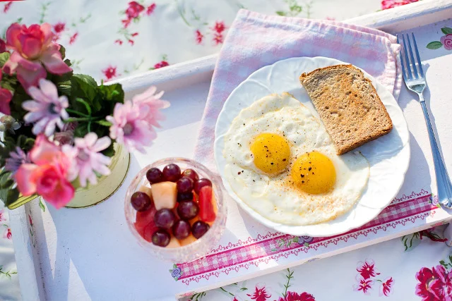Fot. Pixabay / [url=https://pixabay.com/pl/jajka-sma%C5%BCone-toast-%C5%9Bniadanie-rano-846367/]jill111[/url] / [url=https://pixabay.com/service/terms/#usage] CC0 Public Domain[/url]
