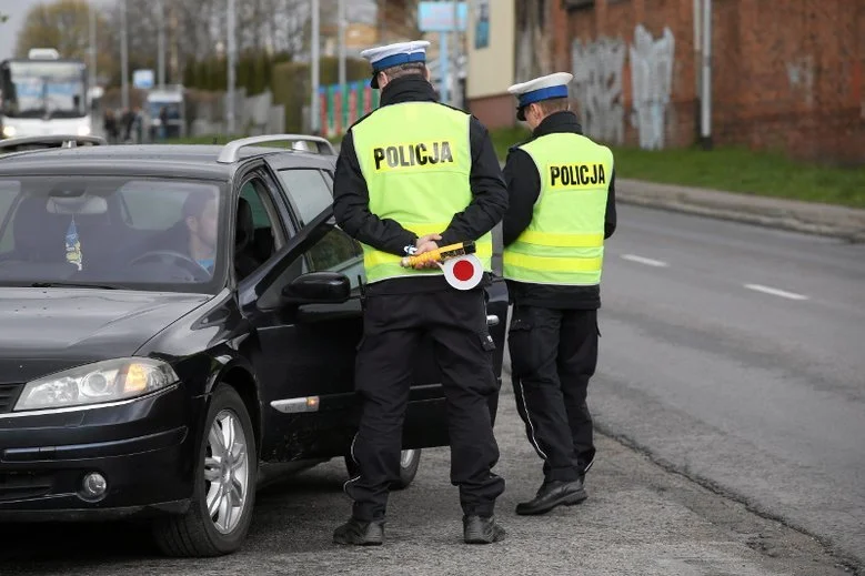 Pilotaż policji samochodu z nieprzytomnym dzieckiem na Śląsku