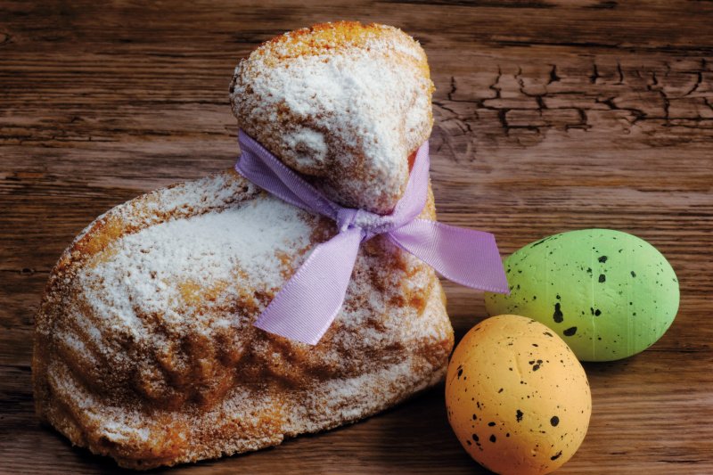 Przepis na baranka wielkanocnego z formy. Jak zrobić ciasto piaskowe?