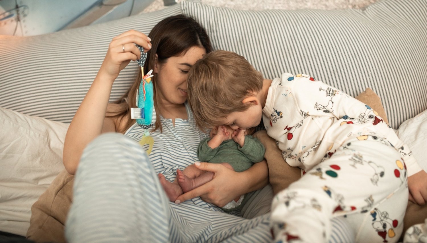 Matka z dwojgiem dzieci.