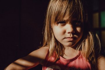 Jeśli twoje dziecko jest zuchwałe lub uparte, nie "temperuj" go na siłę