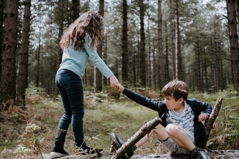 Przemoc chłopców wobec dziewczyn - jak rozmawiać z synem?