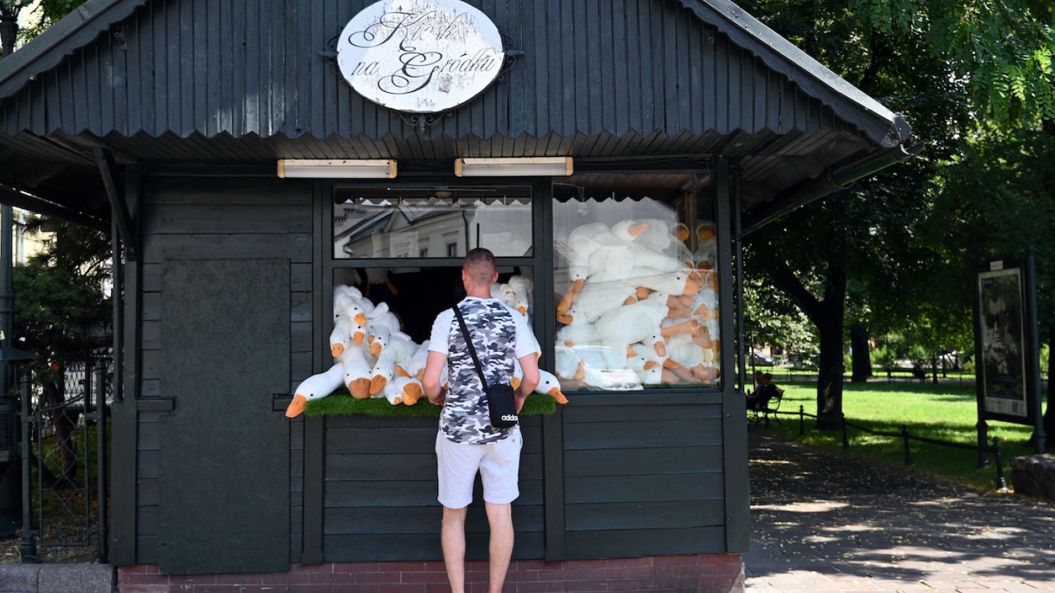 Gęś Pipa w Kiosku na Grodku w Krakowie