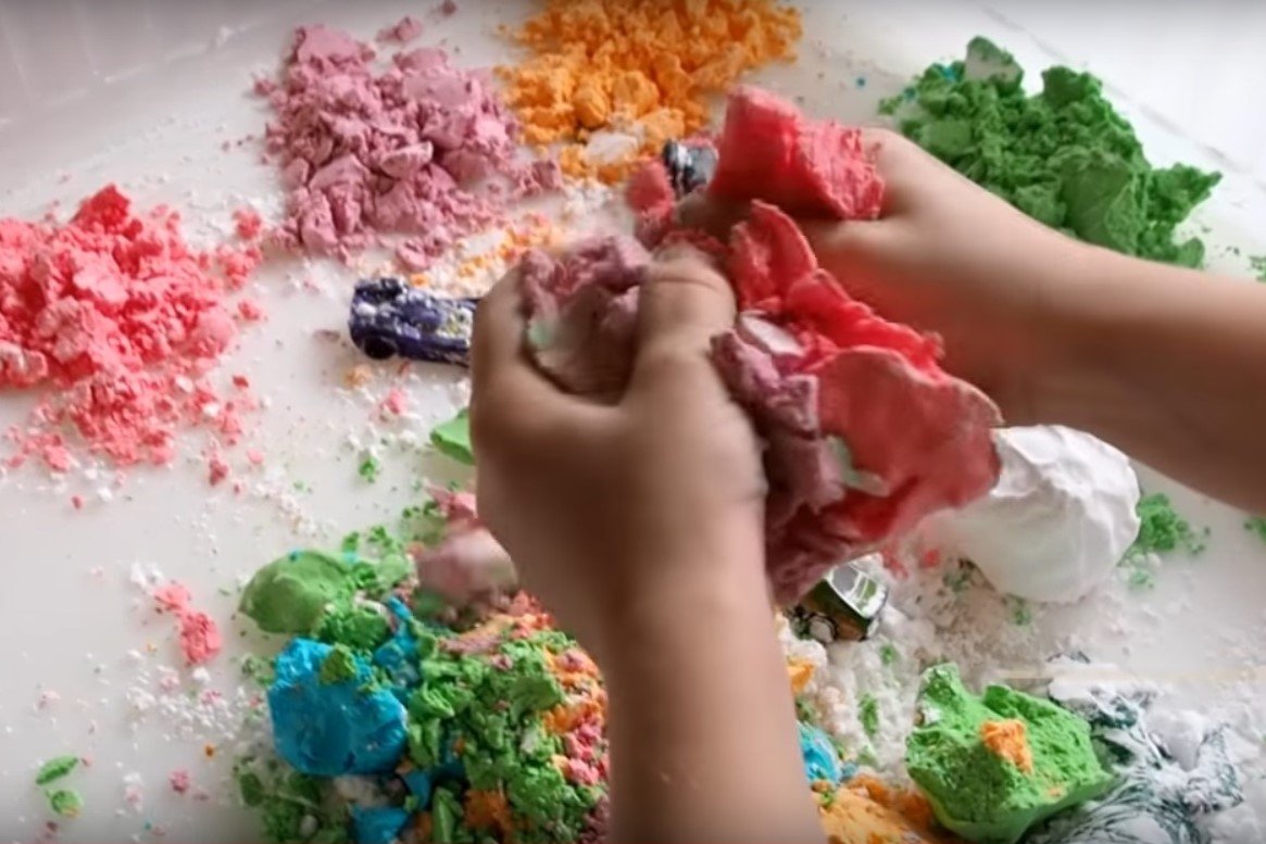 Jak zrobić piankolinę? To masa z mąki i pianki do golenia