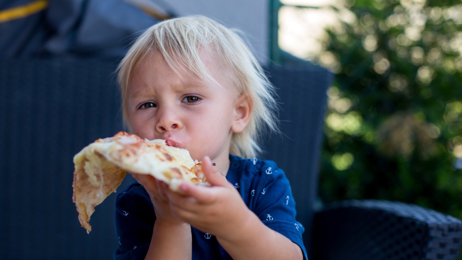 pizza dla dziecka, od kiedy dziecko może jeść pizzę, pizza dla dzieci, jaka pizza dla dziecka, domowa pizza dla dziecka, czy pizza jest zdrowa, co zamiast pizzy dla dzieci