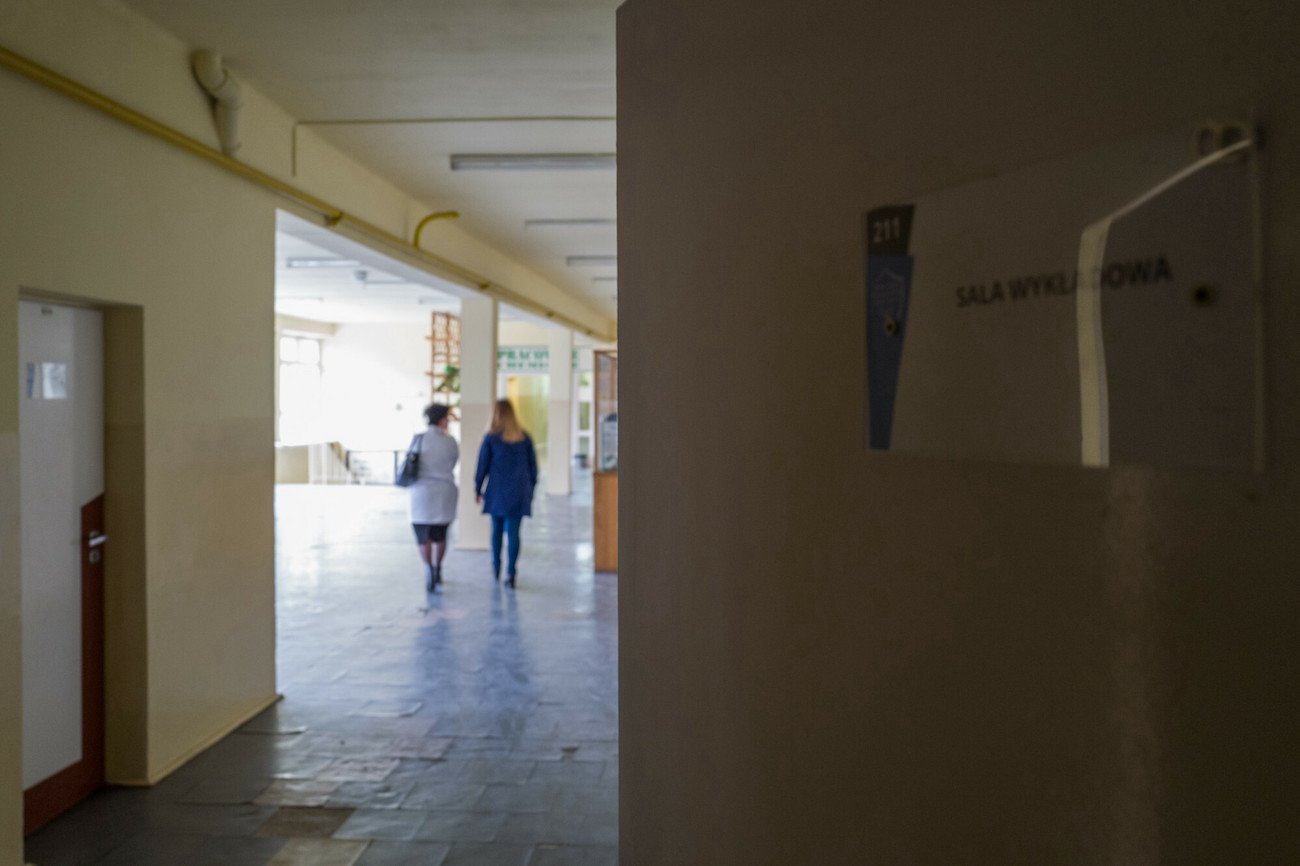 korytarz szkolny