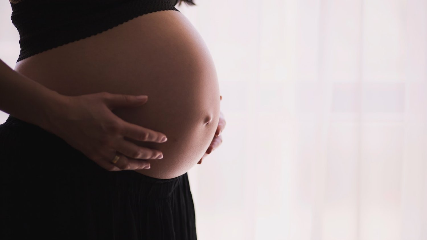 Szkoła rodzenia naciągnęła ciężarne i NFZ. Sprawę bada prokuratura