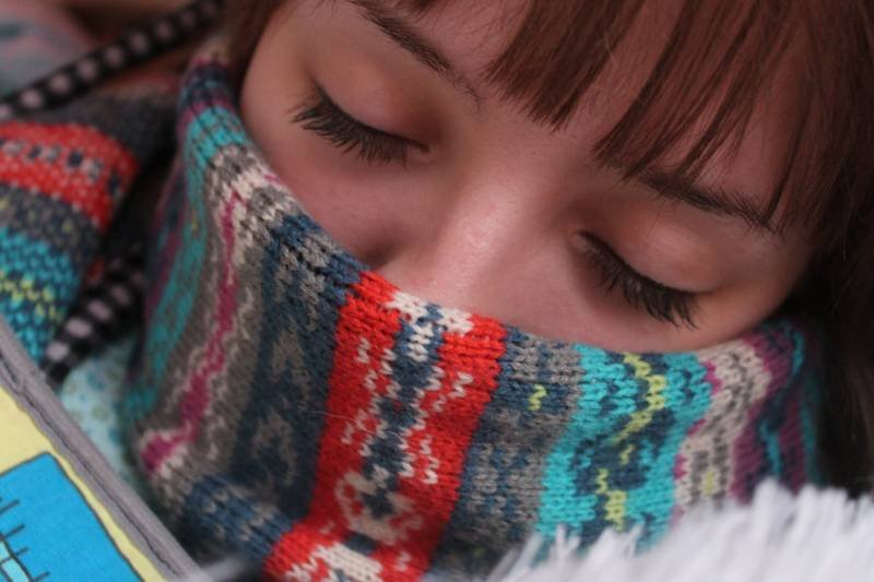 Dlaczego jest mi zimno? 7 powodów bycia ciągle zmarzniętym