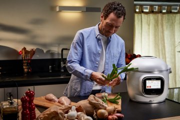 Tefal Cook4me to wielofunkcyjne urządzenie do gotowania z własnym systemem podgrzewania składników. Poznajcie największe korzyści płynące z jego obecności w kuchni.