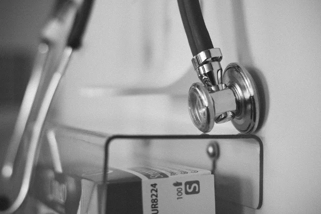 Fot. Pixabay / [url=https://pixabay.com/pl/stetoskop-szpital-lekarza-zdrowia-840125/]Parentingupstream[/url] / [url=https://pixabay.com/pl/service/terms/#usage]CC0 Public Domain[/url]