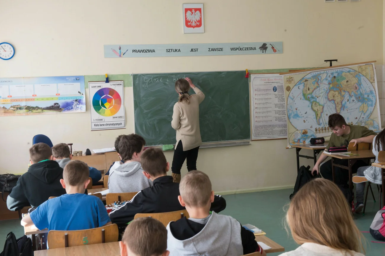 Chłopcy są często niżej oceniani tylko z powodu stereotypów.