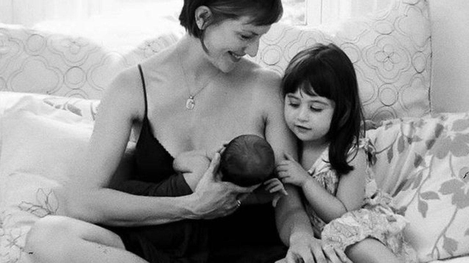 "Breastfeeding in real life". Karmienie to przede wszystkim bliskość i przytulenie