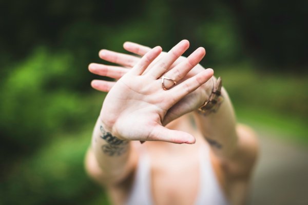 Fot. Pexels / [url=https://www.pexels.com/photo/hands-closeup-girl-woman-27736/]unsplash.com[/url]/[url=https://www.pexels.com/photo-license/]CC0 License[/url]