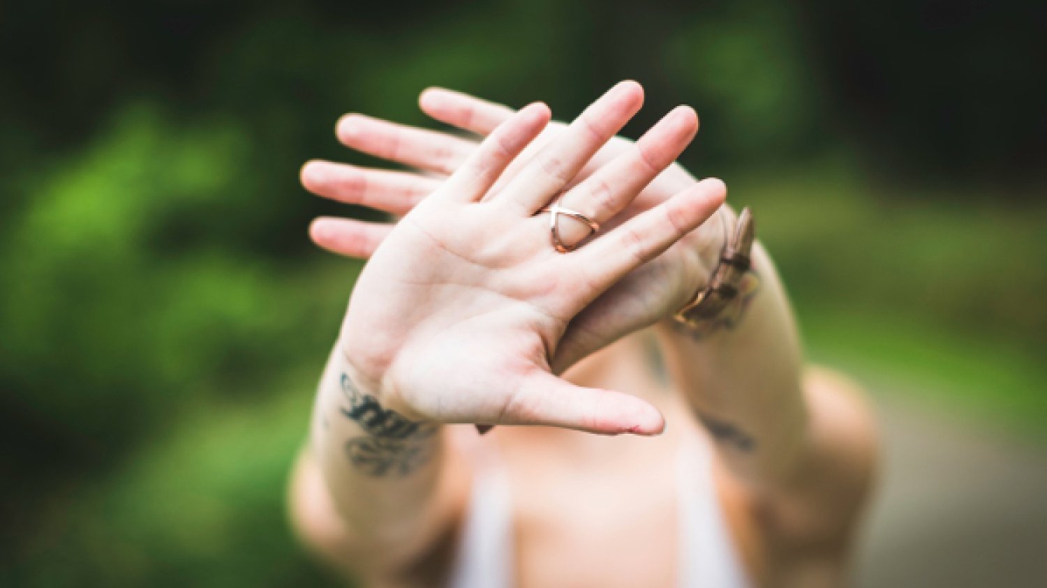 Fot. Pexels / [url=https://www.pexels.com/photo/hands-closeup-girl-woman-27736/]unsplash.com[/url]/[url=https://www.pexels.com/photo-license/]CC0 License[/url]