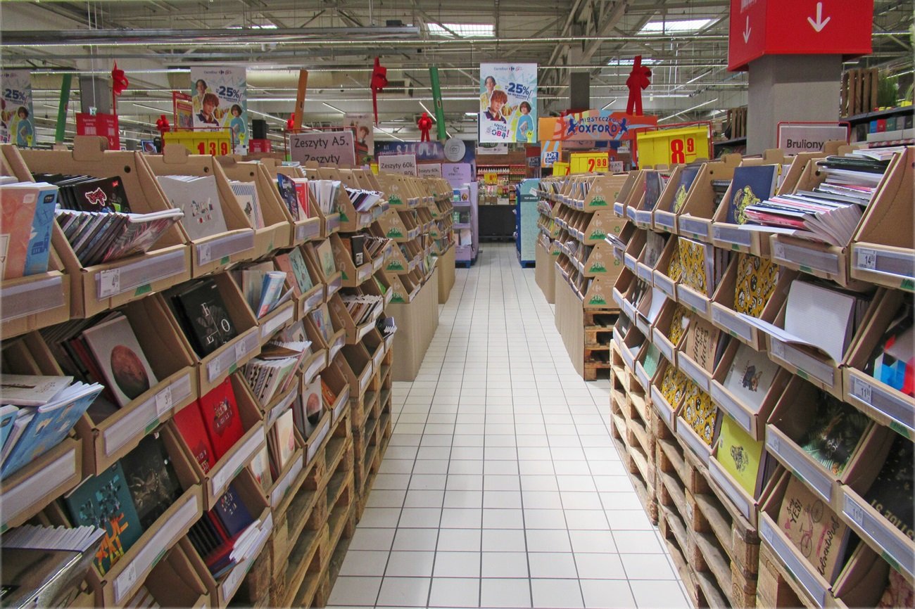 Córka podała mi w sklepie zeszyt, a ja zgłupiałam. Jak 300 zł ma na to wystarczyć?