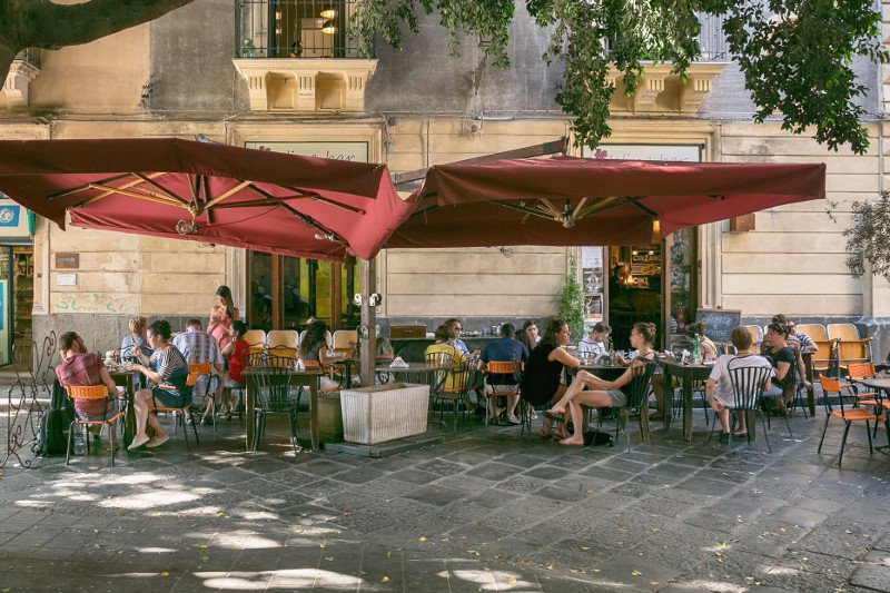 Dlaczego psychoterapeuci tak często pytają "Co czujesz?"?