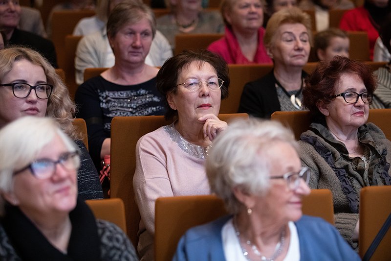 Polityka prorodzinna - program "Babcia plus". Zasiłki na opiekę nad wnukami