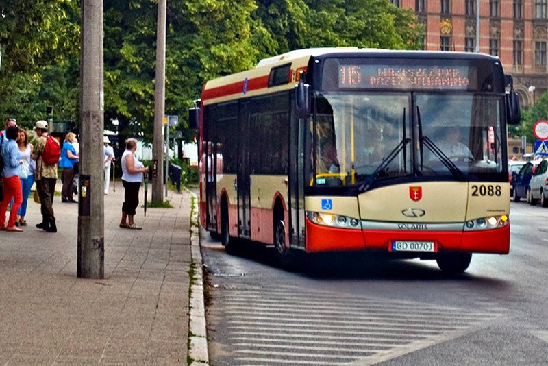 4-letni chłopiec sam podróżował autobusem