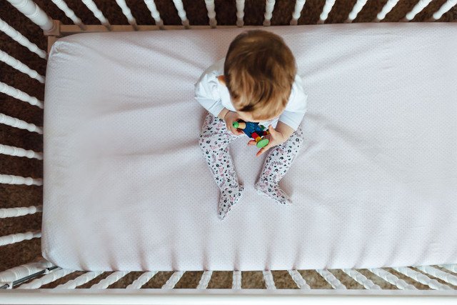 Dobrze się zastanów, zanim wybierzesz materac dla dziecka