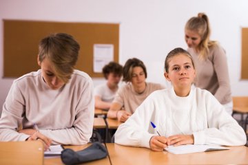 uczniowie na lekcji