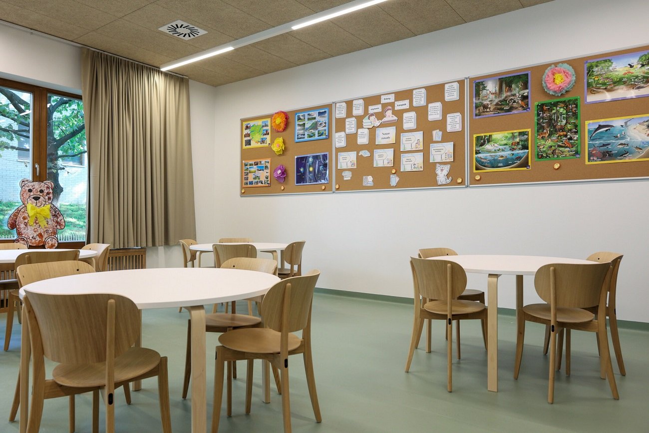 Rodzice żalą się na tę szkolną praktykę. "Córka mogłaby pospać 30 minut dłużej"