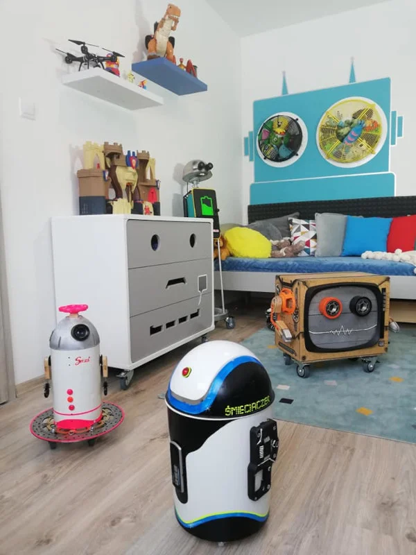 Pokój w stylu "Kocham Roboty" wykonany przez Arka dla jego młodszego syna