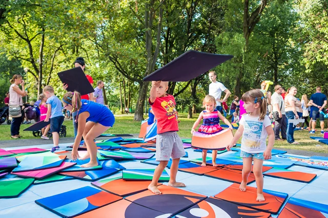 Wizyta w Krainie Kinder Niespodzianki to świetna zabawa dla całej rodziny