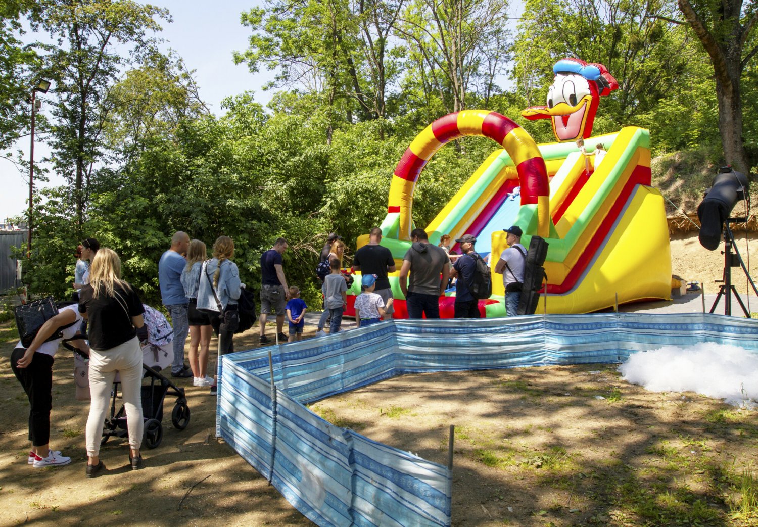 rodzinny festyn, niedziela w mieście, lato w mieście