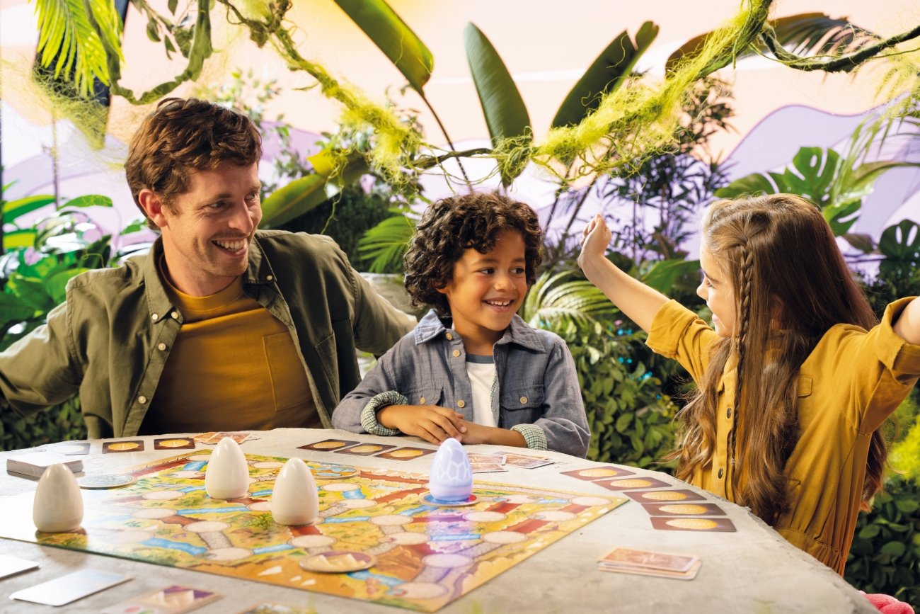 W poszukiwaniu prezentów na Dzień Dziecka warto wybrać się do Trefla. Ten świat to kopalnia inspirujących form rozrywki dla najmłodszych (i nie tylko!). Wśród propozycji są puzzle, gry planszowe i interaktywne zabawki. A w bonusie układanki dla dorosłych.