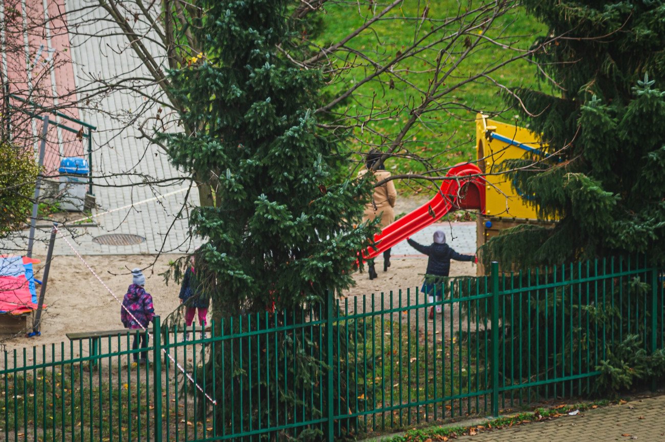 Przedszkolaki wciąż prześladowane przez sąsiadów. Czy ktoś im w końcu pomoże?