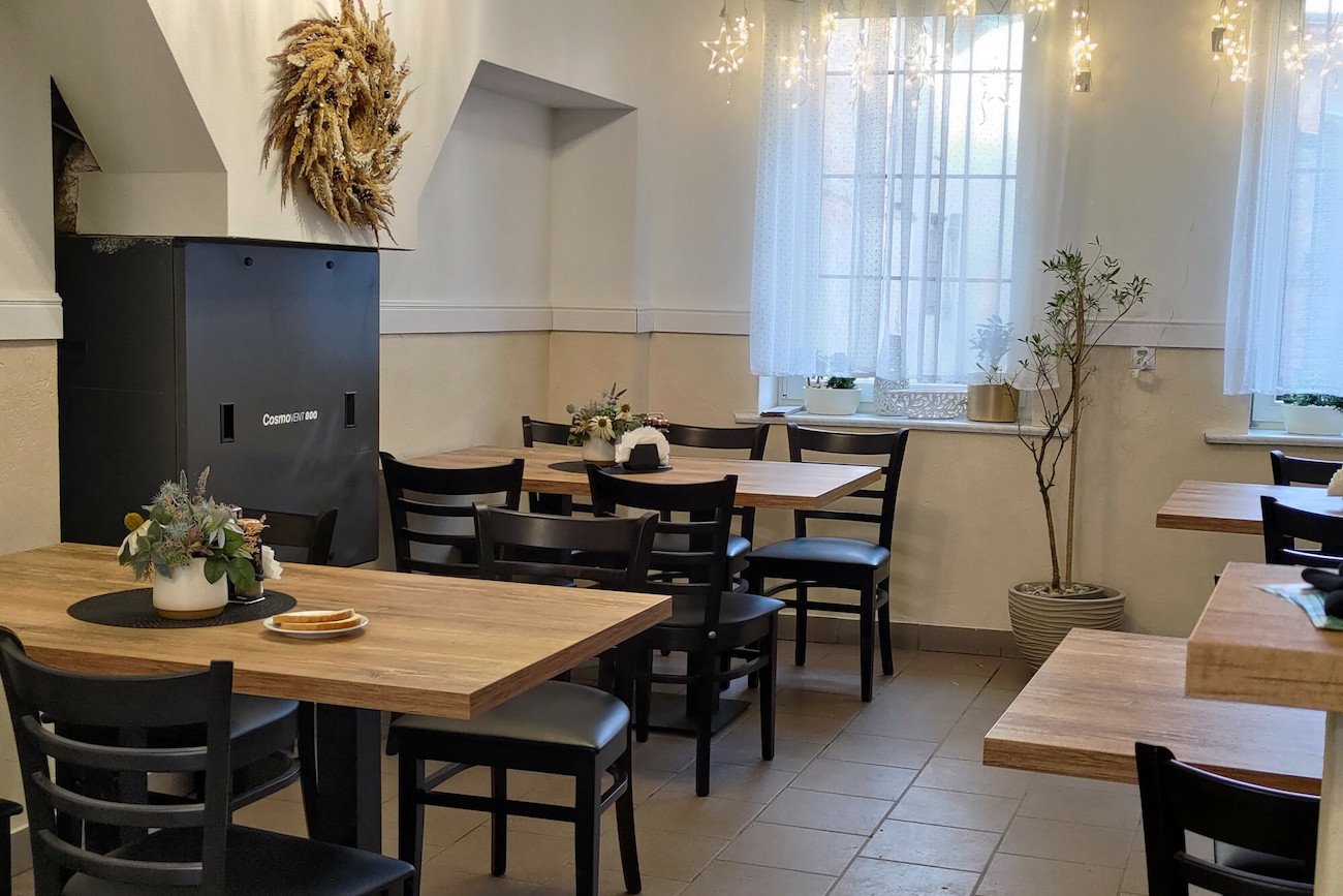 Ledwo usiedli w restauracji, padły trzy słowa. Tak wygląda wychowanie bez granic