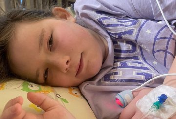 11-letnia Helenka z Warszawy zachorowała na glejaka bardzo niespodziewanie i nagle.