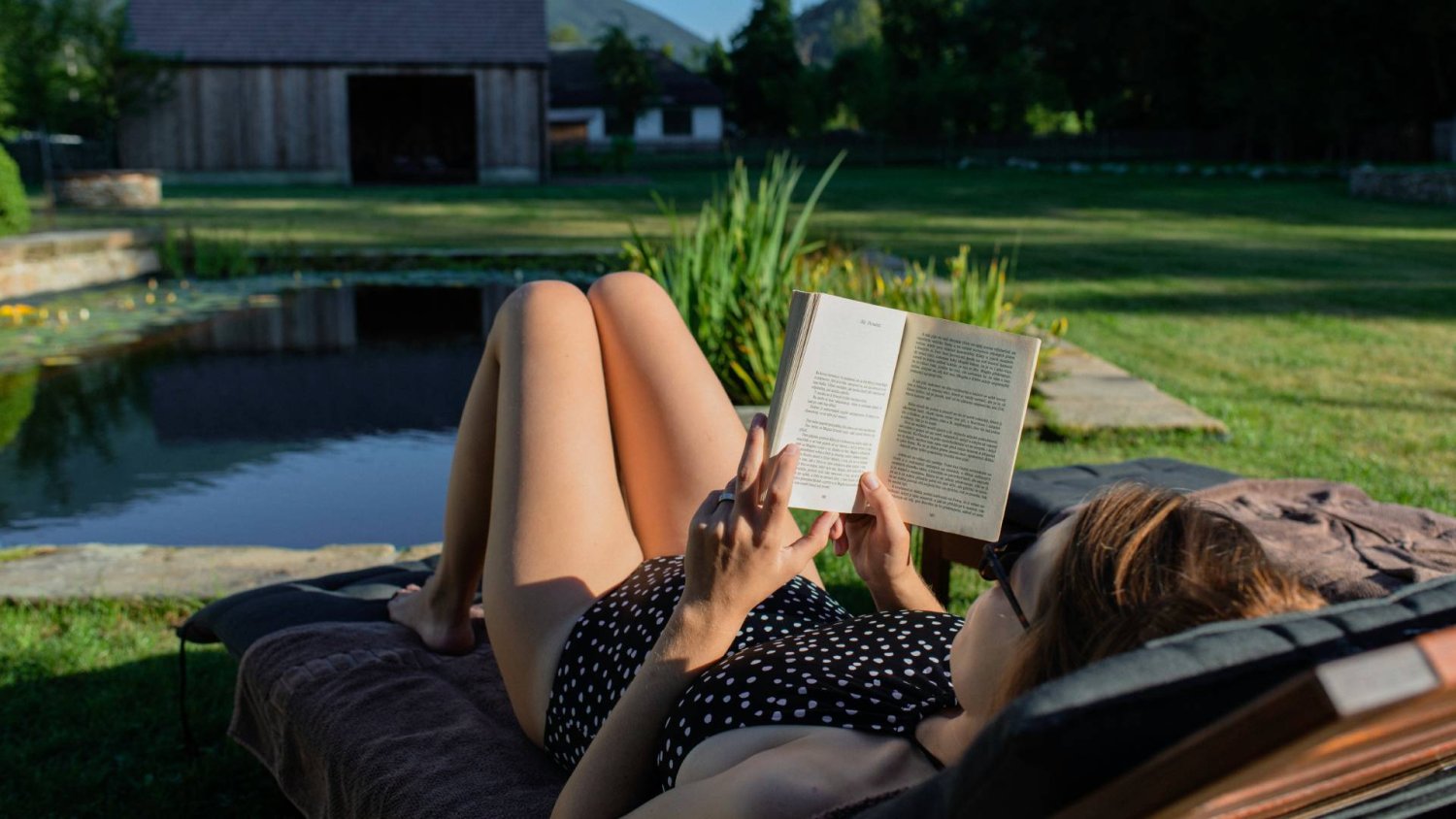 7 książek idealnych na (długi) weekend. Kobiety zarywają dla nich noce