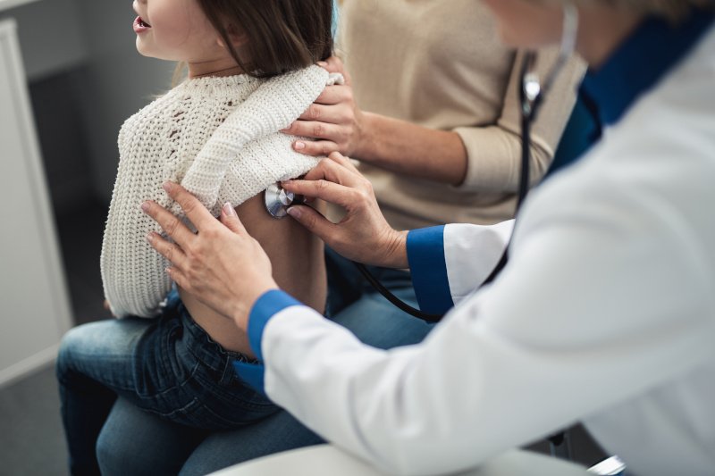 Nadchodzi fala PIMS w kwietniu — zespół pocovidowy u dzieci jest śmiertelny Nadchodzi fala PIMS w kwietniu — zespół pocovidowy u dzieci jest śmiertelny