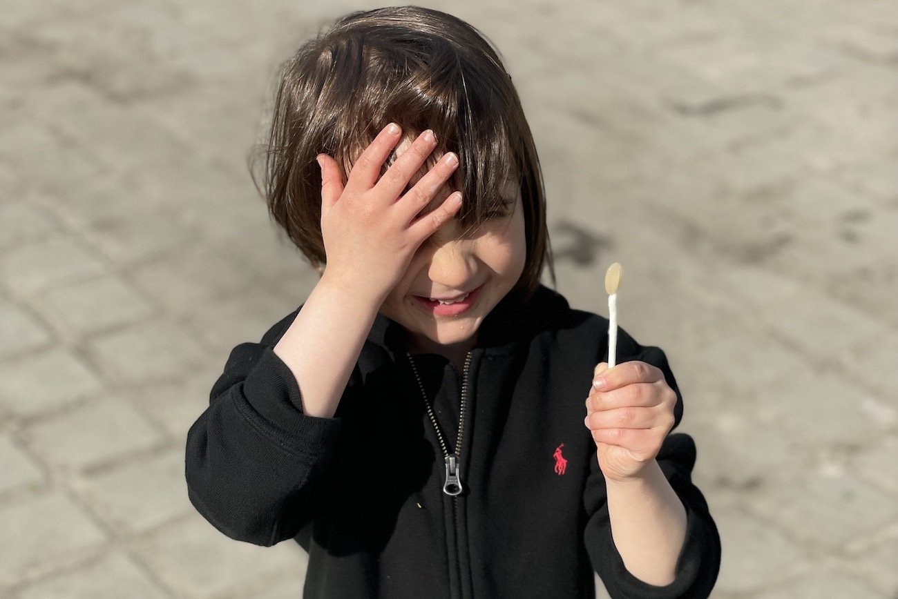 Czy o kondycji naszego macierzyństwa świadczy komplet ubrań w przedszkolnej szafce?