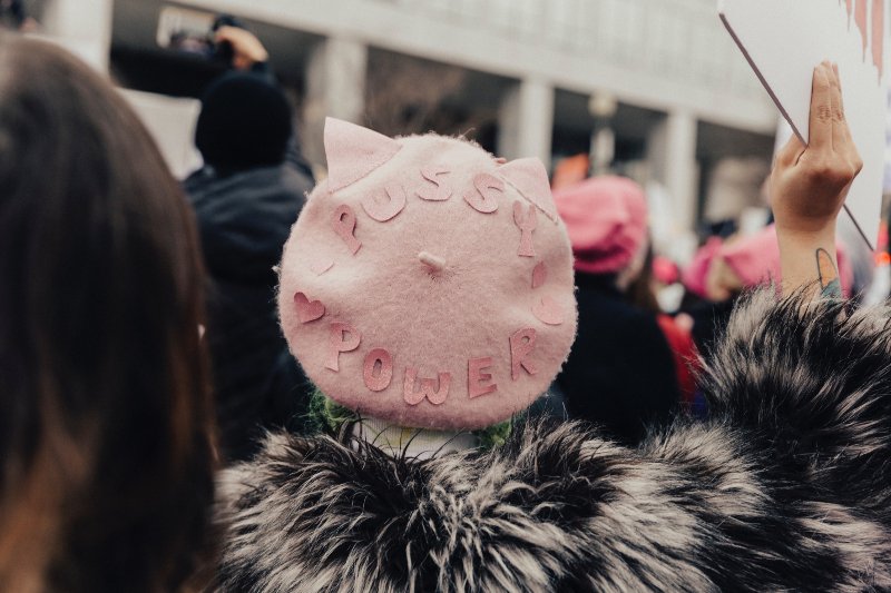 Niektórzy uważają, że słowo "cipka" jest upokarzające. Quo vadis?