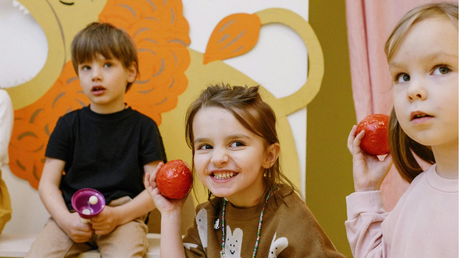 Filmik, który pokazuje jak ważna jest obecność rodzica w życiu dziecka. "Niezwykle wzruszający" Na zdjęciu dzieci z przedszkola