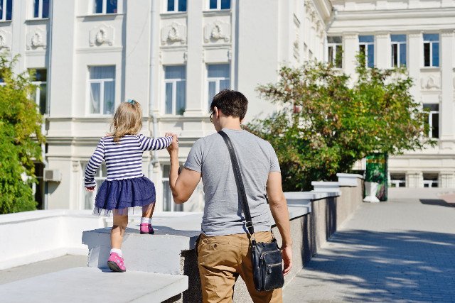 Praca w roli niani to dla mężczyzny wyzwanie.