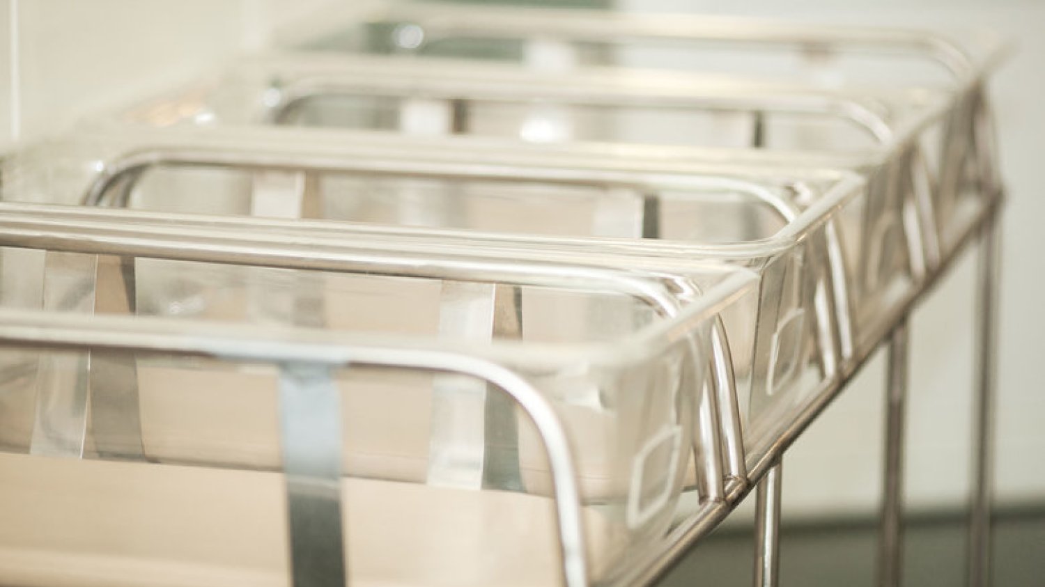 Szpital Bielański nie przyjmuje ciężarnych pacjentek w weekend.